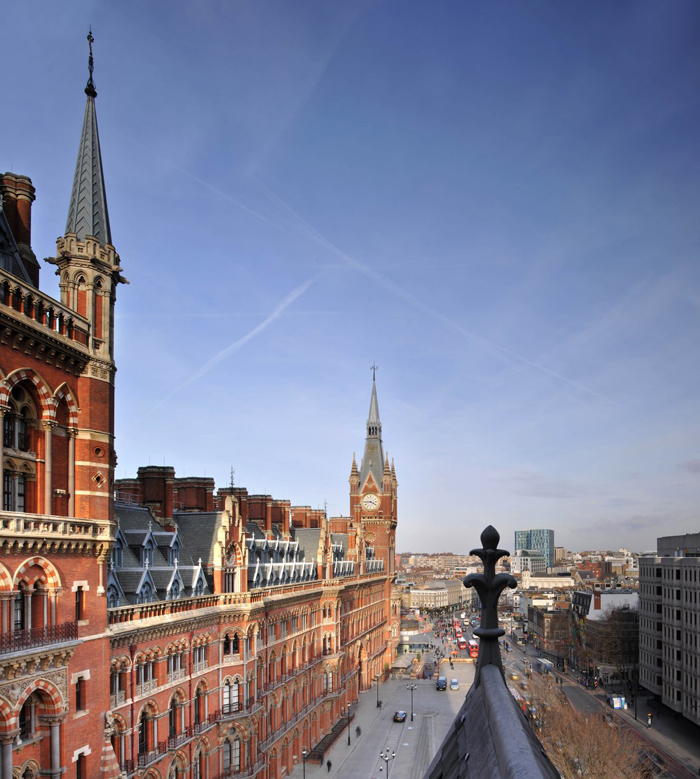 Трехуровневый пентхаус в прекрасном здании в Лондоне