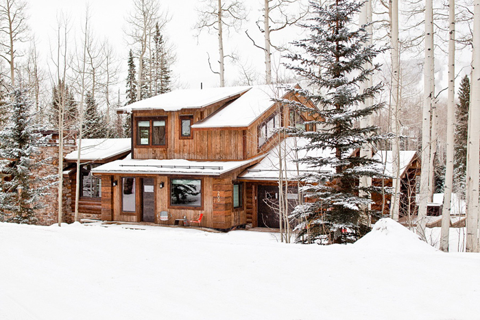 Красивый зимний дом в Колорадо
