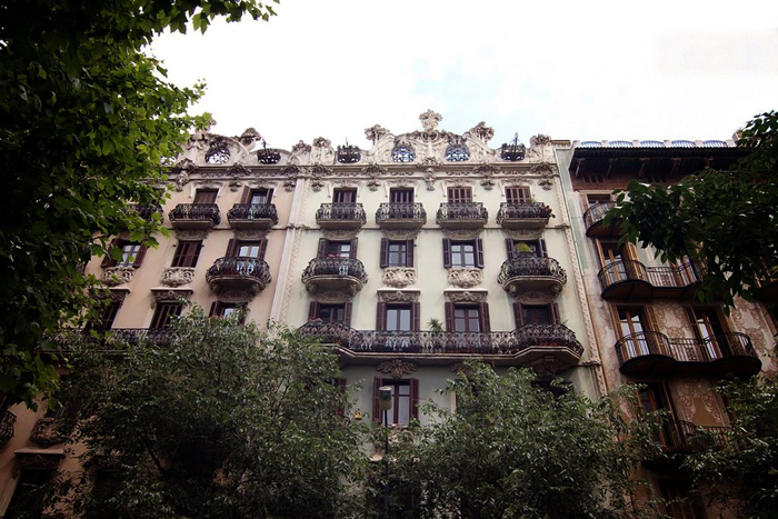 Большая и светлая квартира в Барселоне