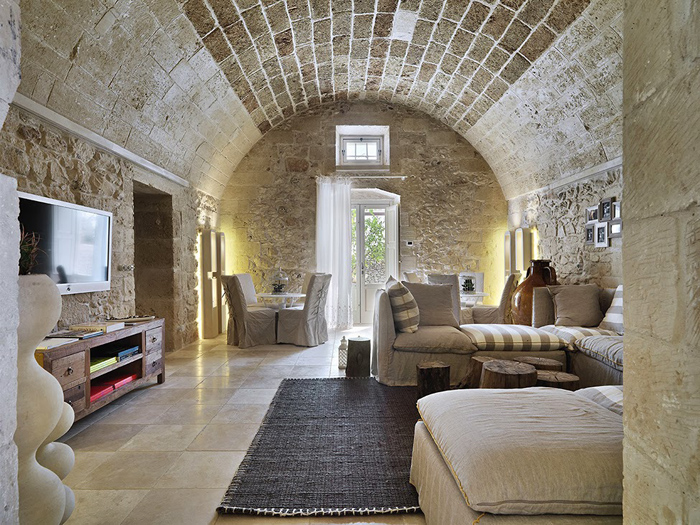Красивый каменный дом в Италии