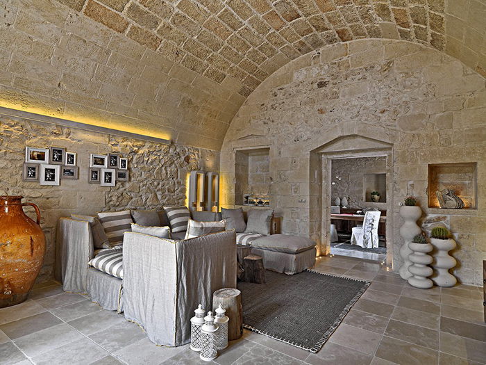 Красивый каменный дом в Италии